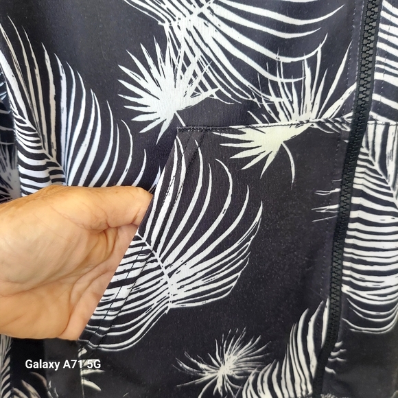 Hurley Womens Full Zip Long Sleeve Hooded Black White Floral Rashguard Sz S - Picture 7 of 16